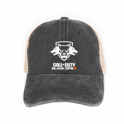 Кепки-тракеры тай-дай