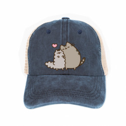 Кепки-тракеры тай-дай