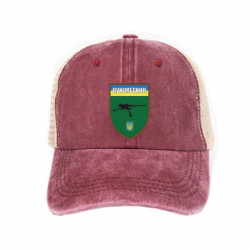 Кепки-тракери тай-дай