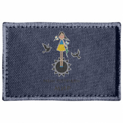 Шеврон прямоугольный Милая девочка и надпись Мне нужен мир. - FATLINE Шеврон прямоугольный Милая девочка и надпись Мне нужен мир.